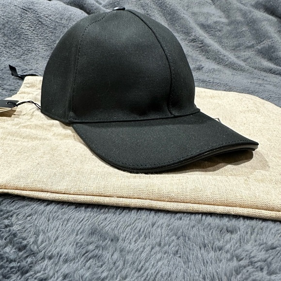 Gucci Interlocking GG Baseball Cap - Picture 9 of 9